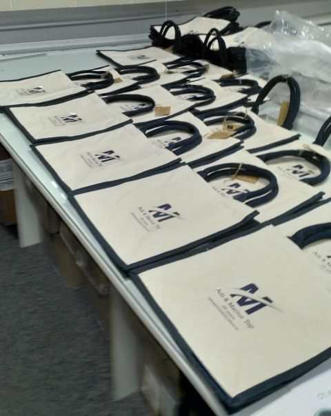 Printers Jute Midi Tote Personalizata1